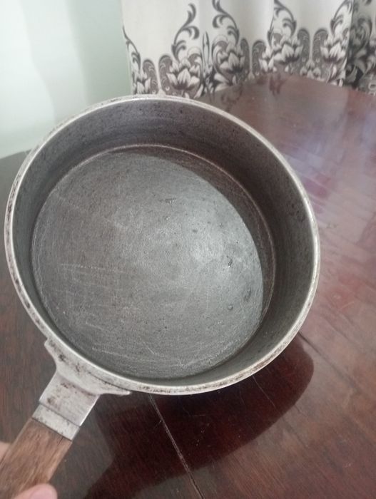 Продается сковорода чугунная