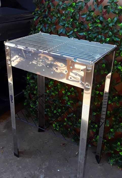Gratar din INOX cu 6 tepuse pentru frigarui NOU - 190 Lei