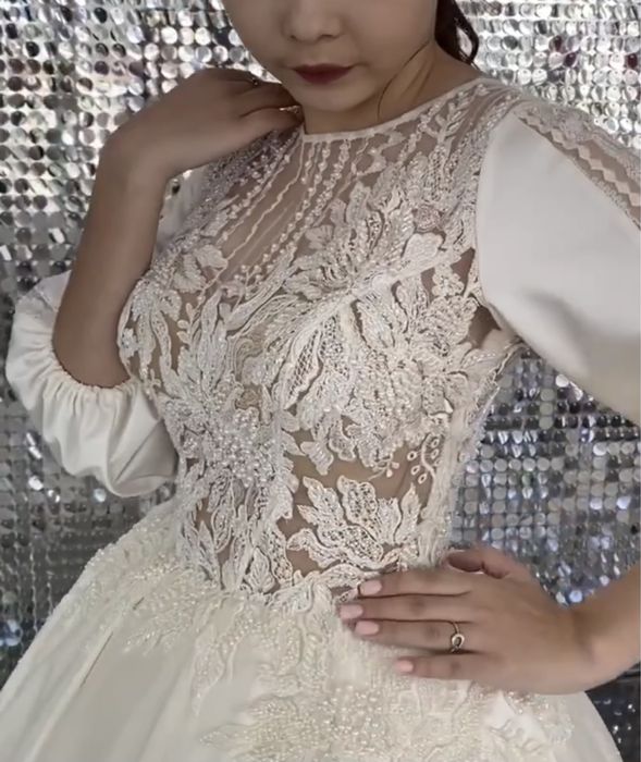 Свадебное платье со шлейфом