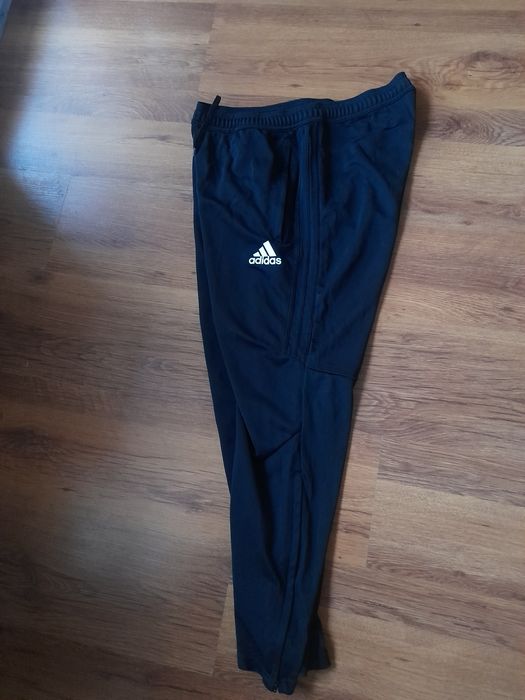 Adidas мъжко долнище и Суичър L размер.