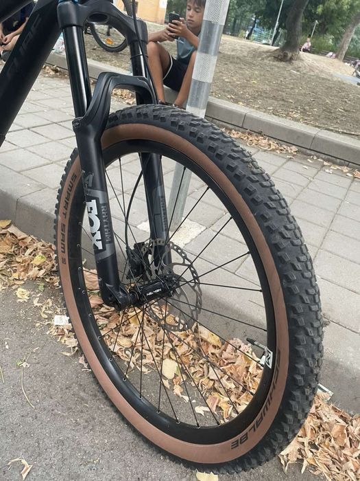 Продавам две гуми на schwalbe smart sam 27,5