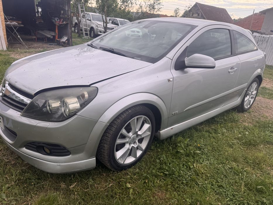 Opel astra gtc an 2006