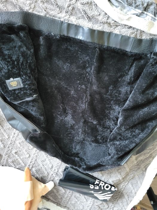 Продам куртку мужскую