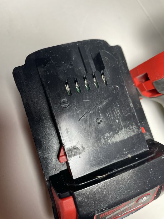 Milwaukee батерия 5Ah M18B5