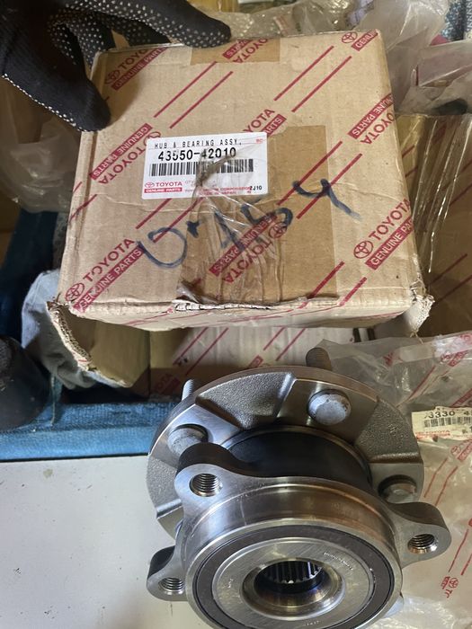 Запчасти на Tayota Rav4