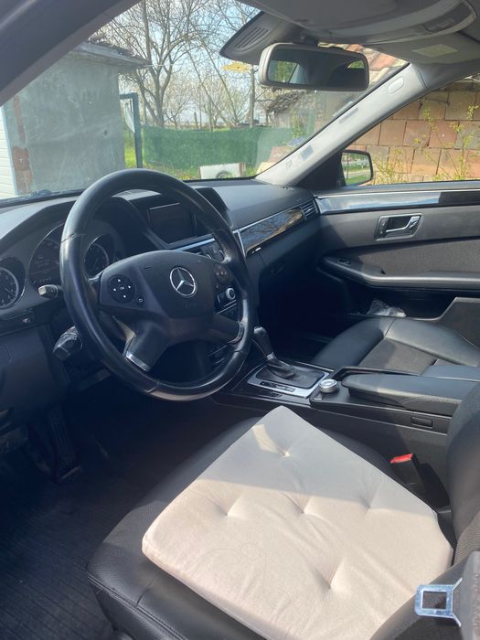 Mercedes e 220 автомобил дизел