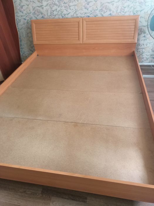 Продам 2-х спальную кровать б/у