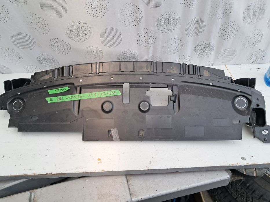 Решетка радиатор  Peugeot 308 /3