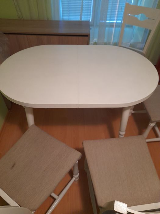 Разтегателена Трапезна маса със столове