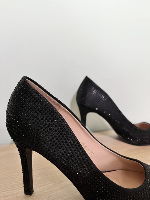 Високи дамски обувки