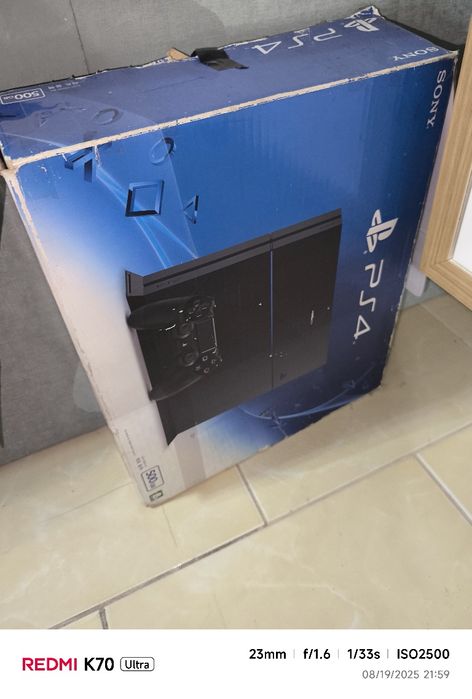 Ps4 500 gb. 2 djoystik