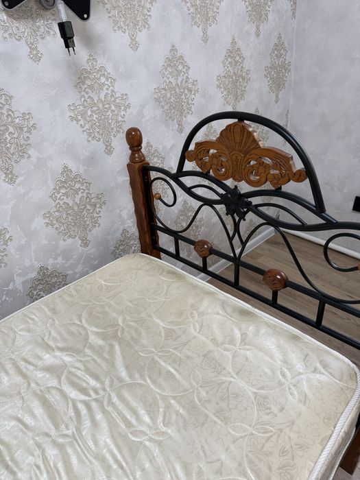 Продам односпальную кровать