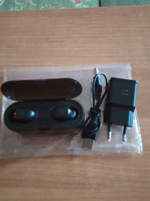 Беспроводные  наушники.