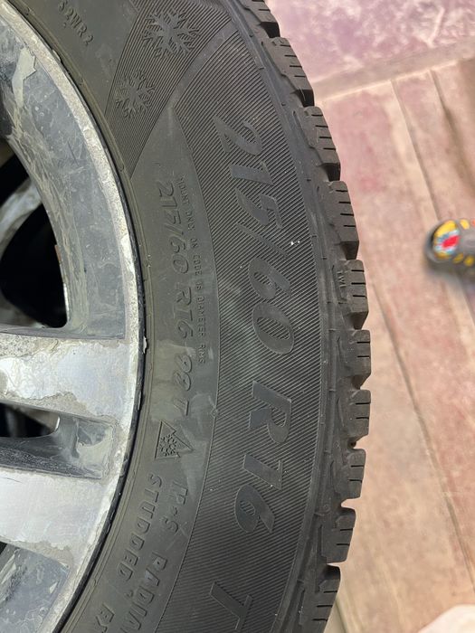 Зимние покрышки с дисками 215/60/16