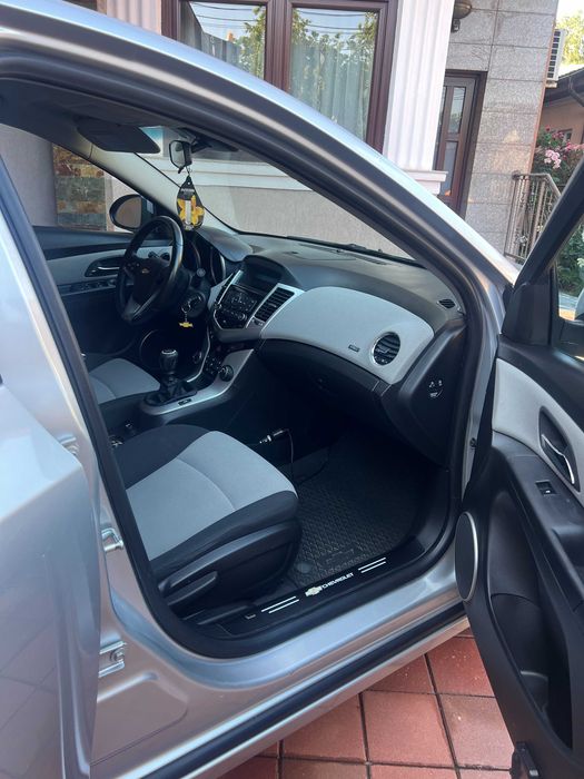 2011 Chevrolet  Cruze