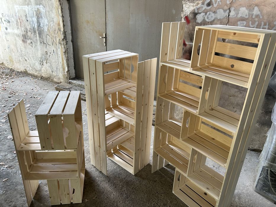 Универсален разтегателен и чупещ се дървен стелаж от щайги