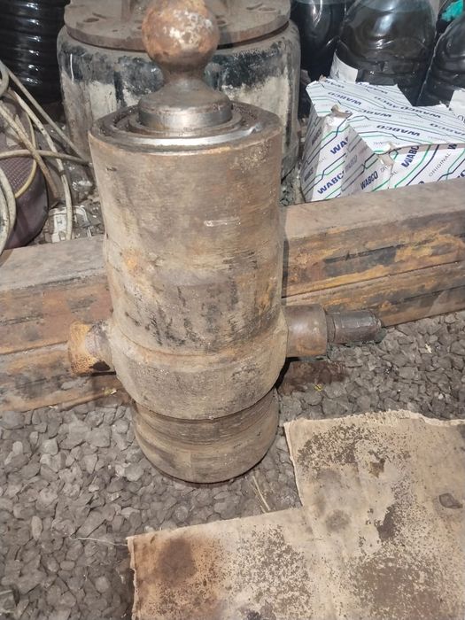 Продам цилиндр подъёма кузова Камаз