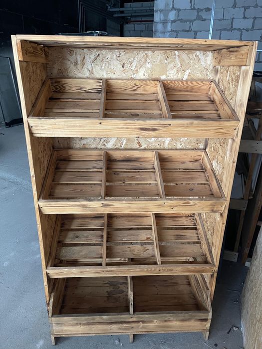 Продается деревяные овощные полки и тд.