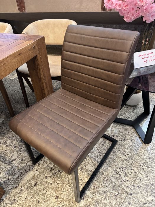 Scaun tapitat structura metal