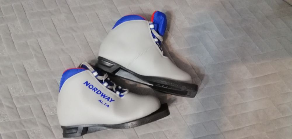 Ботинки для беговых лыж, детские