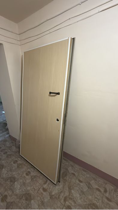 Продам железный дверь