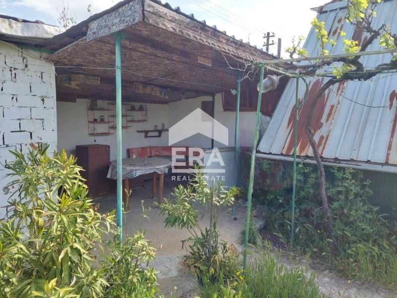 Продава се Къща в с. Изворище, Област Бургас - 18 кв.м за 816 €/кв.м - Снимка #2