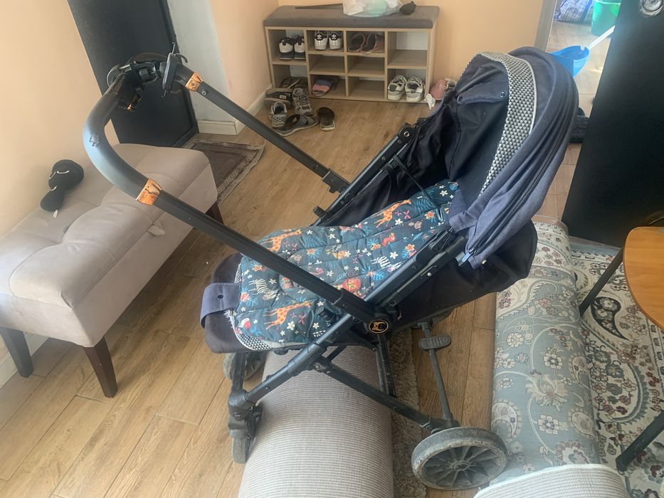 Продам Коляску срочно