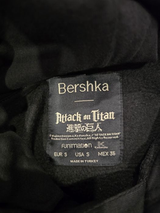 Аниме суичър на Attack on Titan