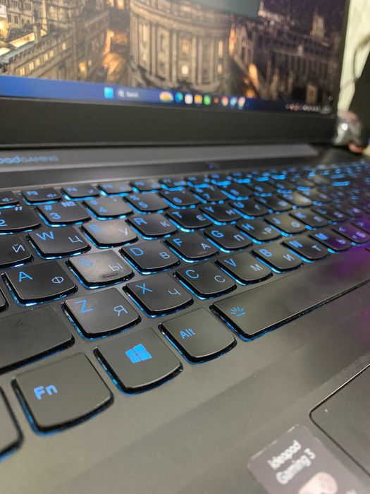 Gaming laptop sotiladi!