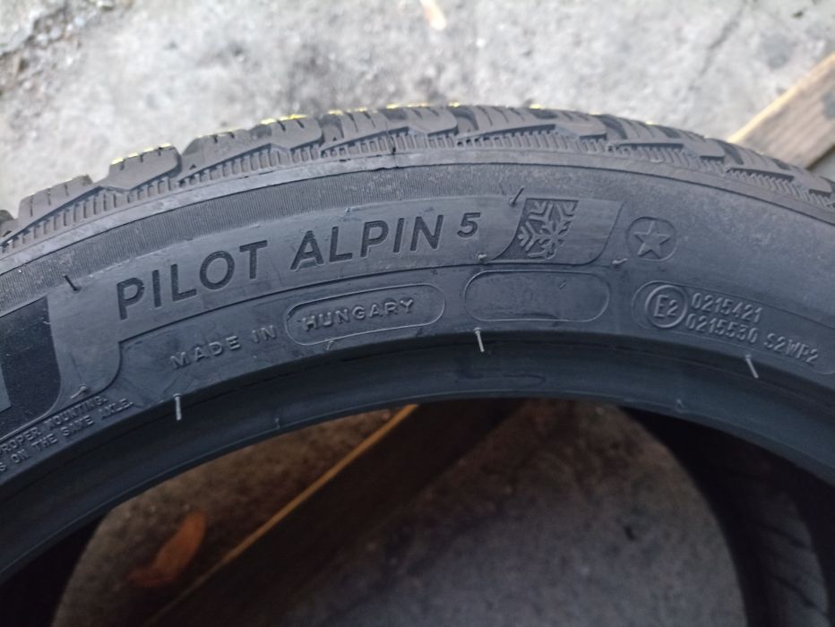 2 anvelope de iarna ca si noi Michelin 265/40 R19 dot 0523