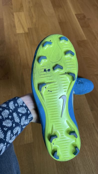 Crampoane Nike mar 37,5
