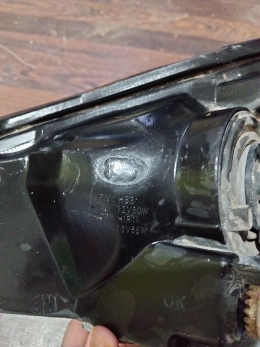 Продам фару Toyota