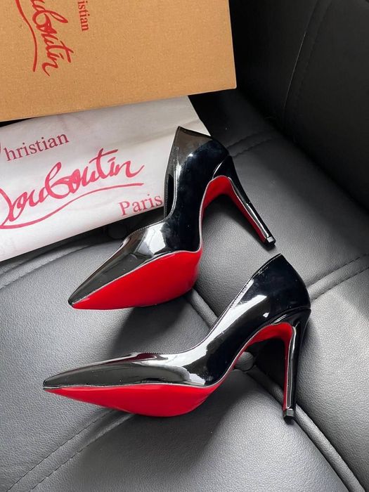 Pantofi cu toc Louboutin