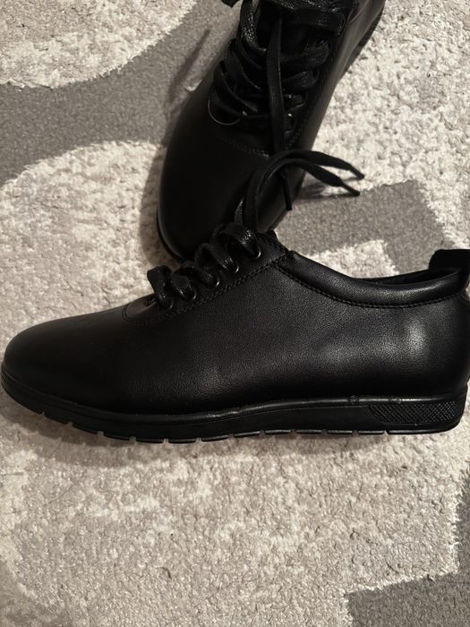 Продам туфли женские