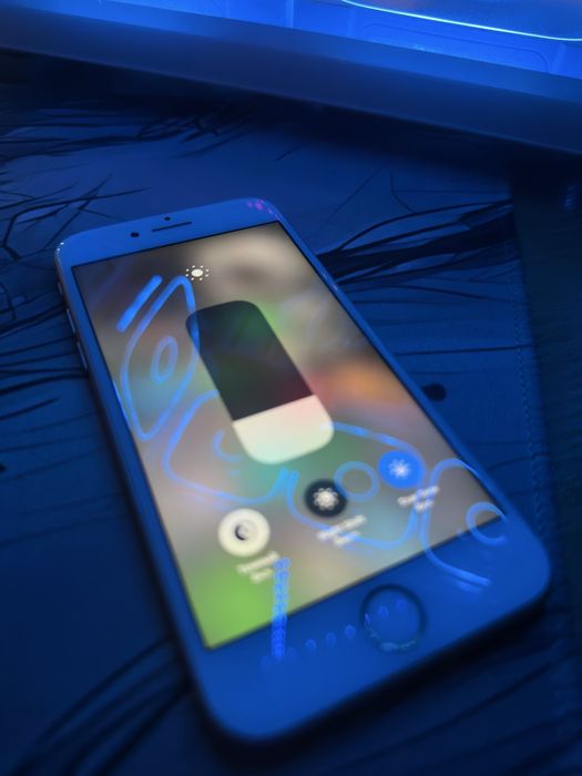 обен iphone 8 64gb состояние хорошее