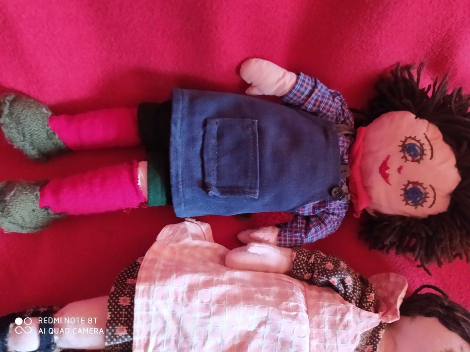 Стари ръчно направени кукли