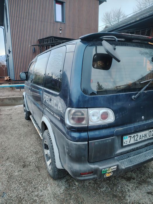 Митсубиси делика