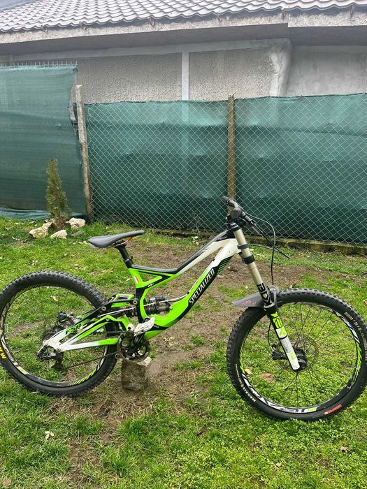 Bicicleta DH Specialized demo 8