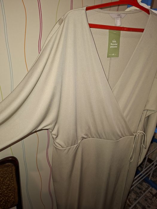 Классическое  платье HM