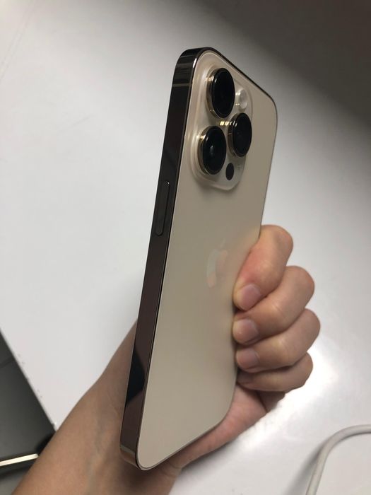Продам Iphone 14 pro