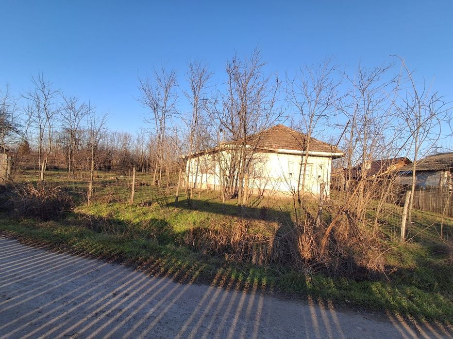 Vând teren 1.552 mp