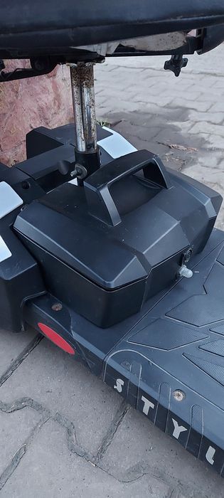 Cărucior scooter electric