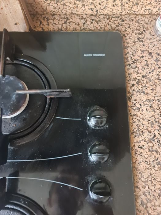 Газовая поверхность zanussi
