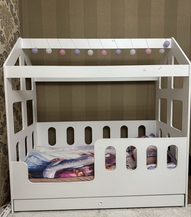 Продается домик кроватка