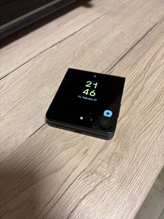 Samsung  Z Flip7 512GB Negru