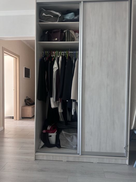 Шкаф- купе для одежды