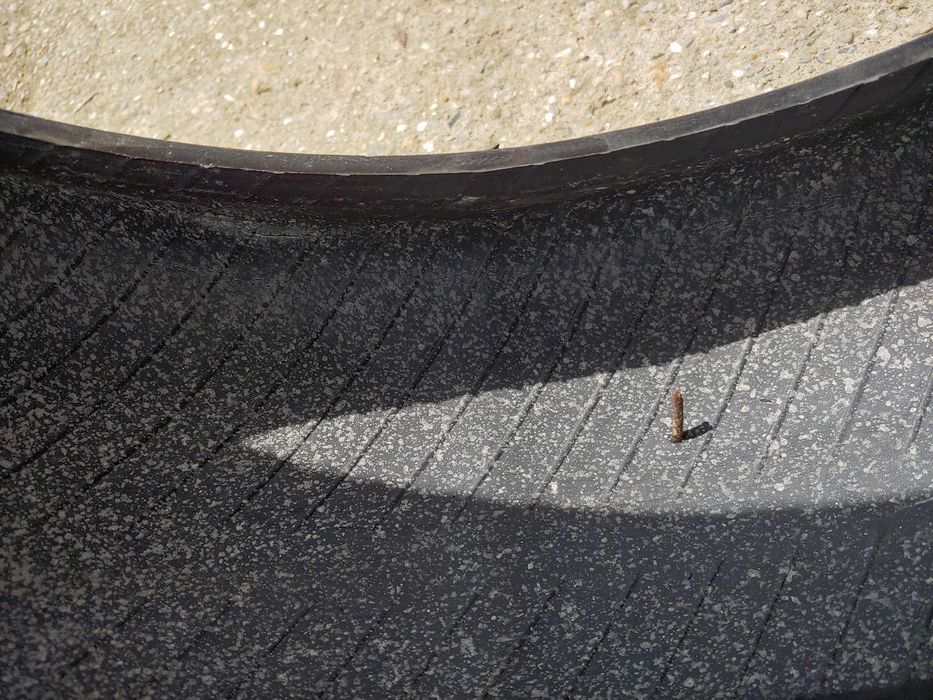 Гума за мотор предна 110/70/17 ДОТ2014