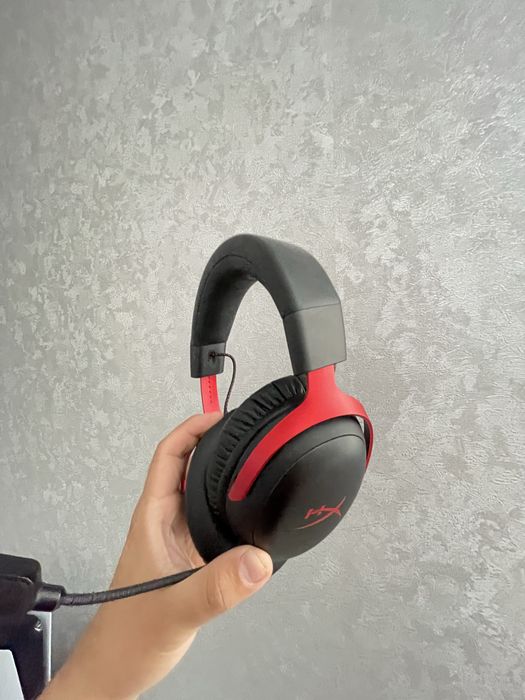 Продам игровые наушники hyperx cloud 3 и logitech