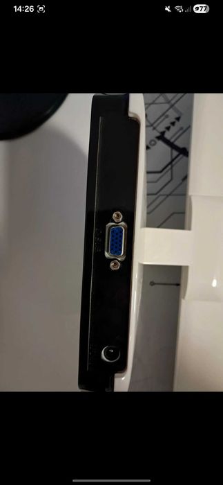 Munitor excelent functional AOC