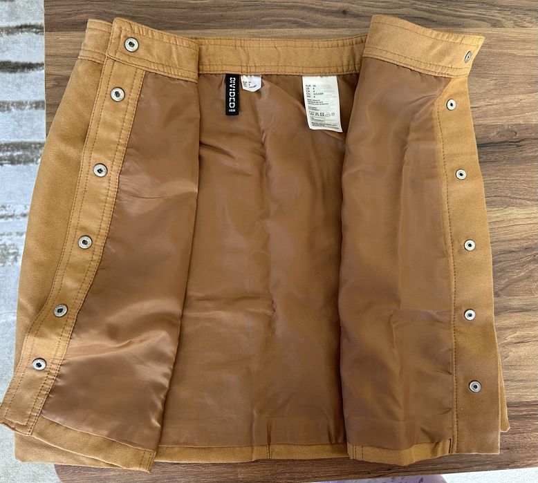 Кафява пола